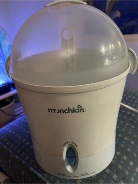 Munchkin White and Clear Electric Bottle Sterilizer